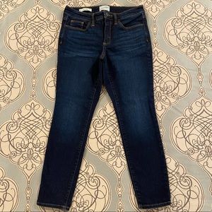 Universal Threads Mid Rise Skinny, Size 6/28S